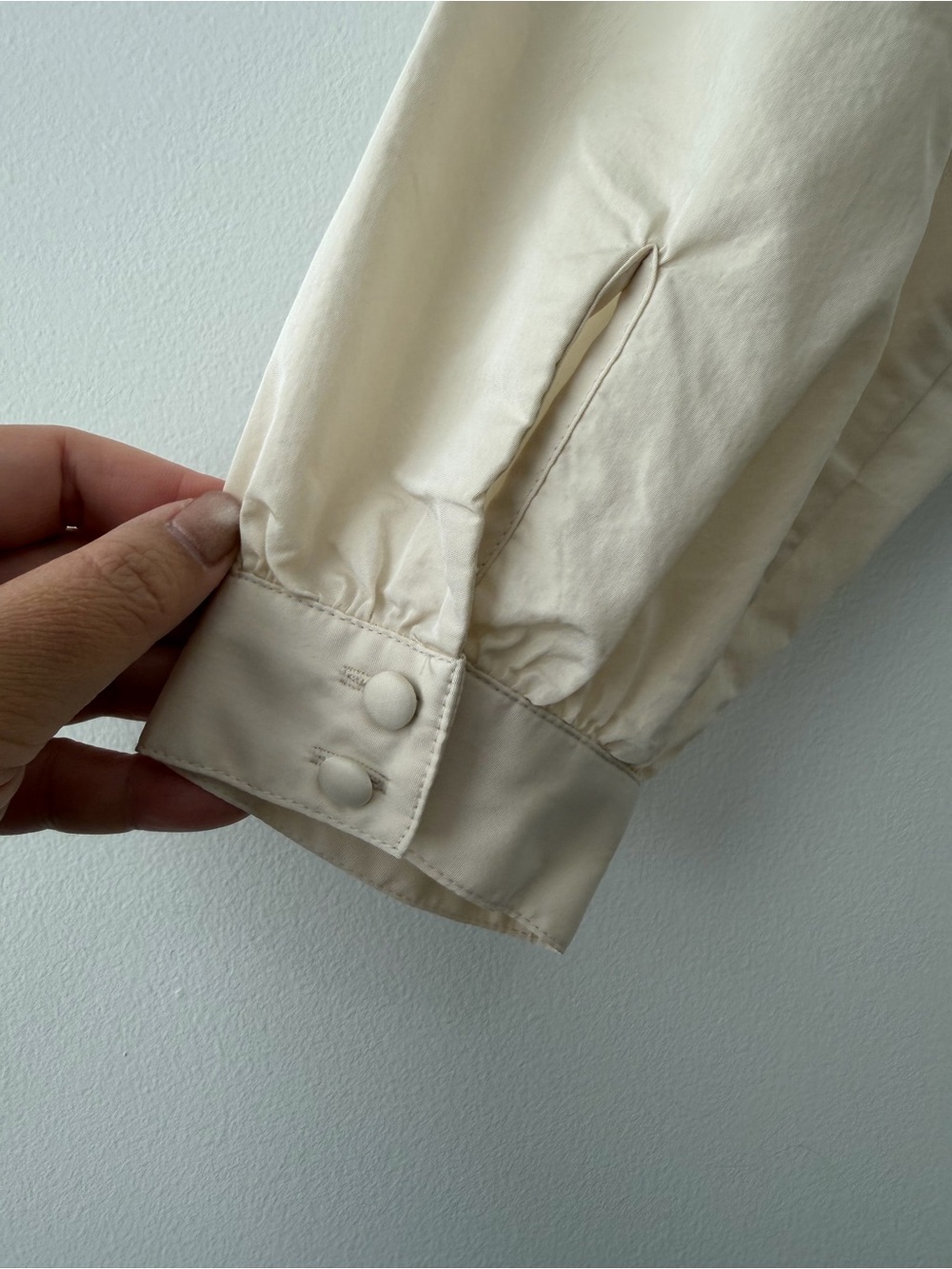 Aritzia Sunday Best Petal Ruched Puff-Sleeve Blouse Cream Taffeta Sz 2 - Picture 6 of 14